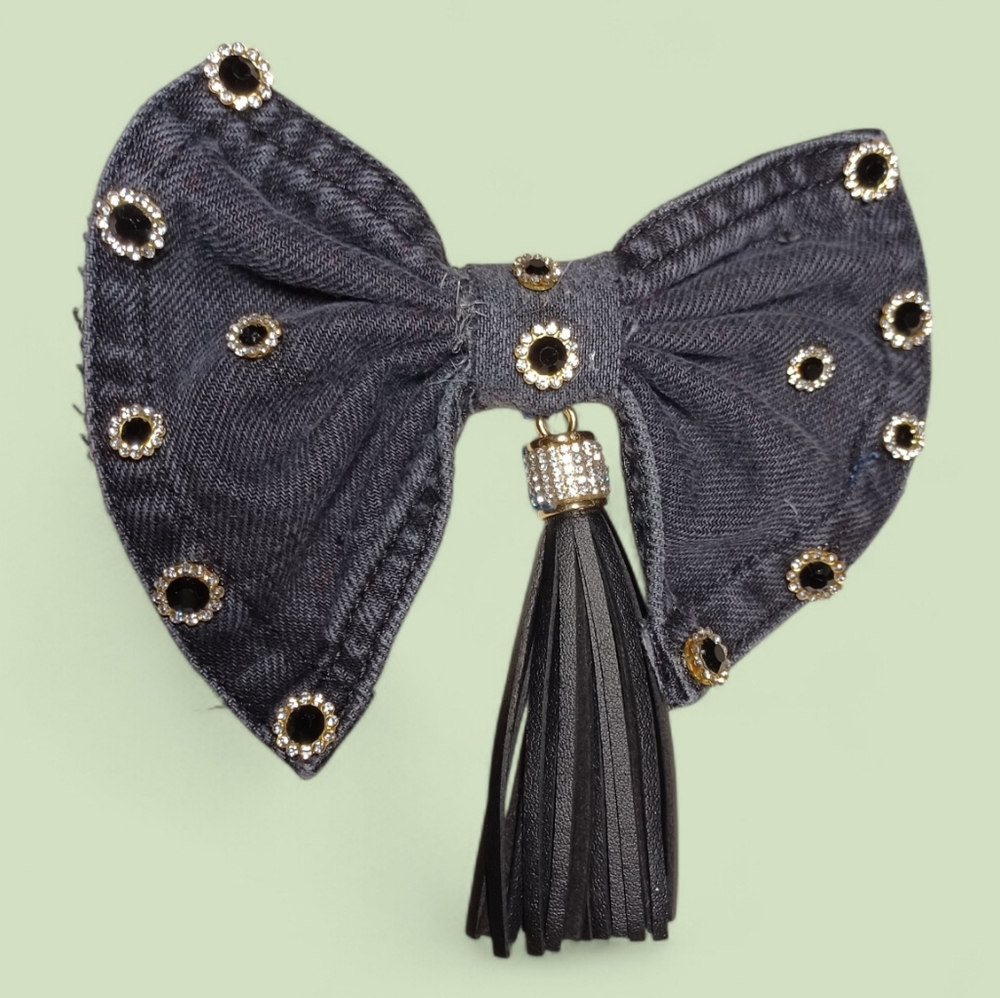 Black Royalty Drop Bow Tie Broach